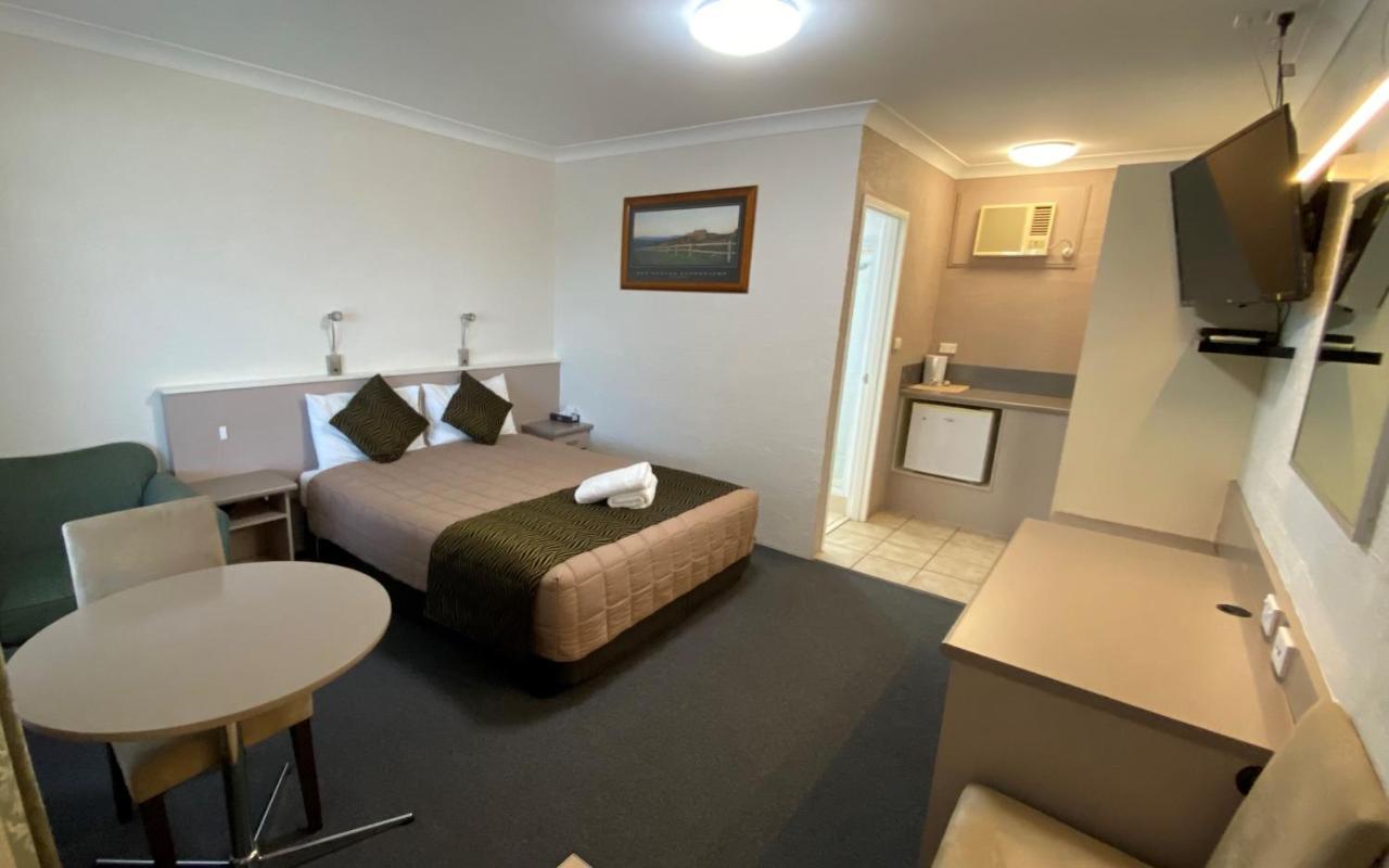 Sapphire City Motor Inn Инвърел Екстериор снимка