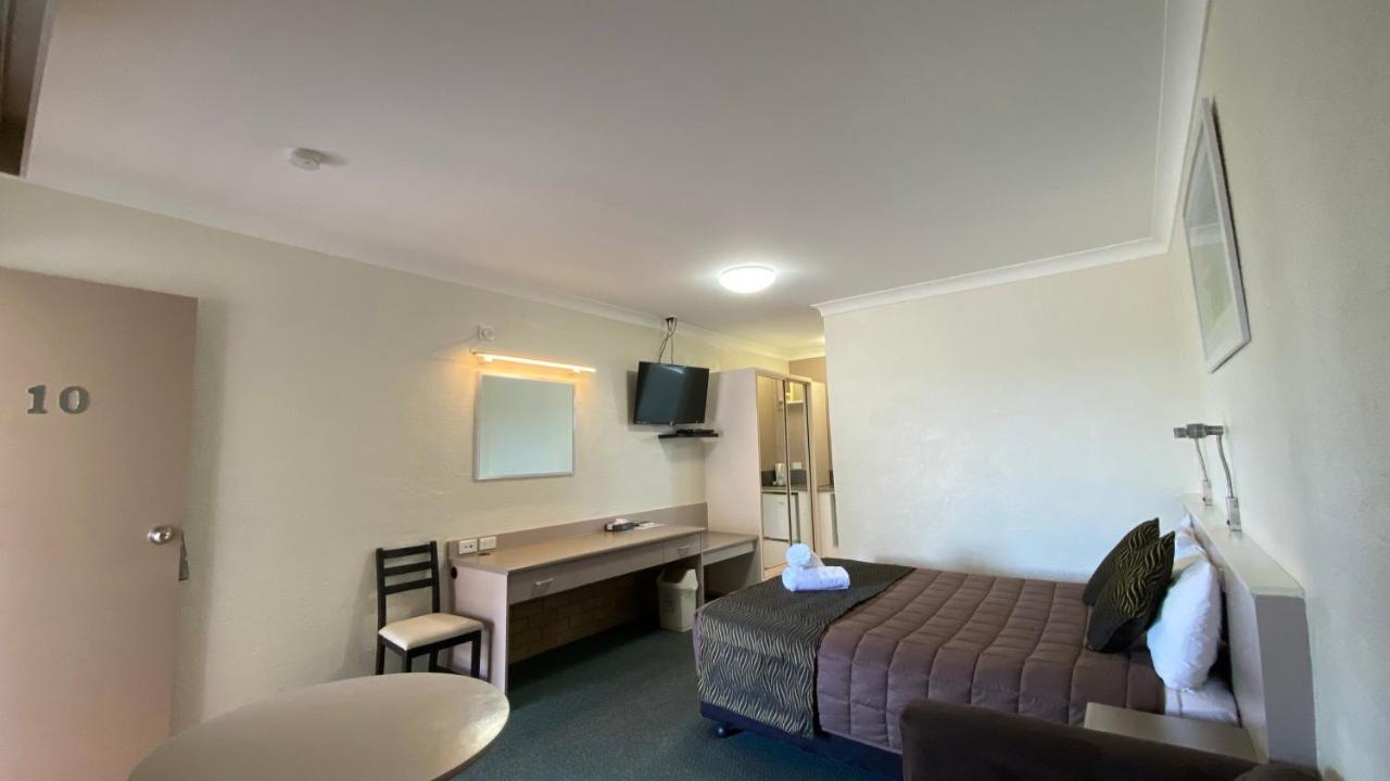 Sapphire City Motor Inn Инвърел Екстериор снимка