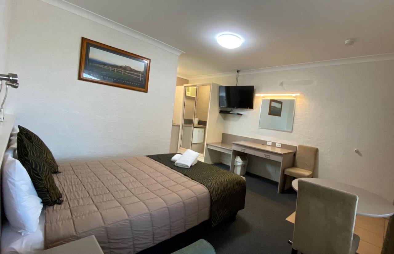Sapphire City Motor Inn Инвърел Екстериор снимка
