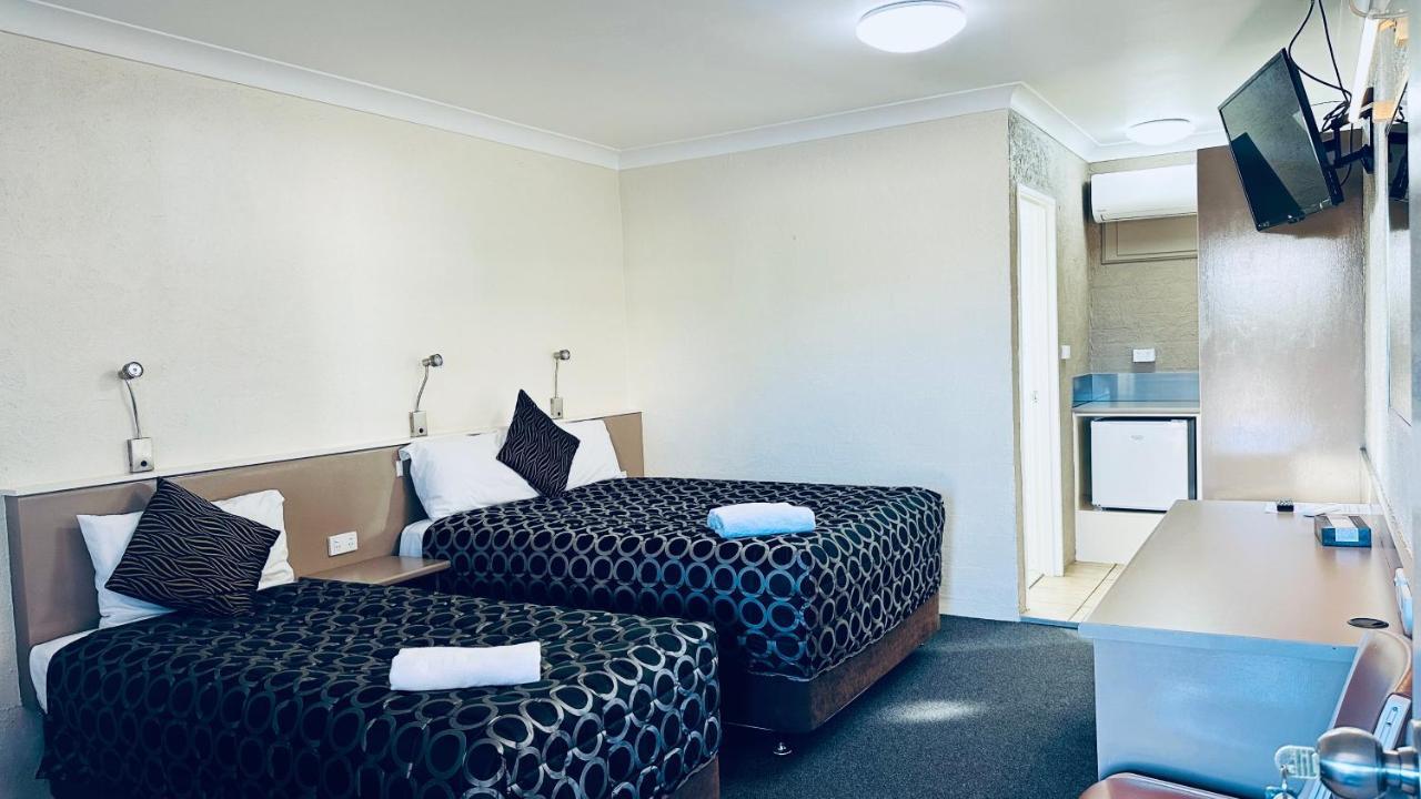 Sapphire City Motor Inn Инвърел Екстериор снимка