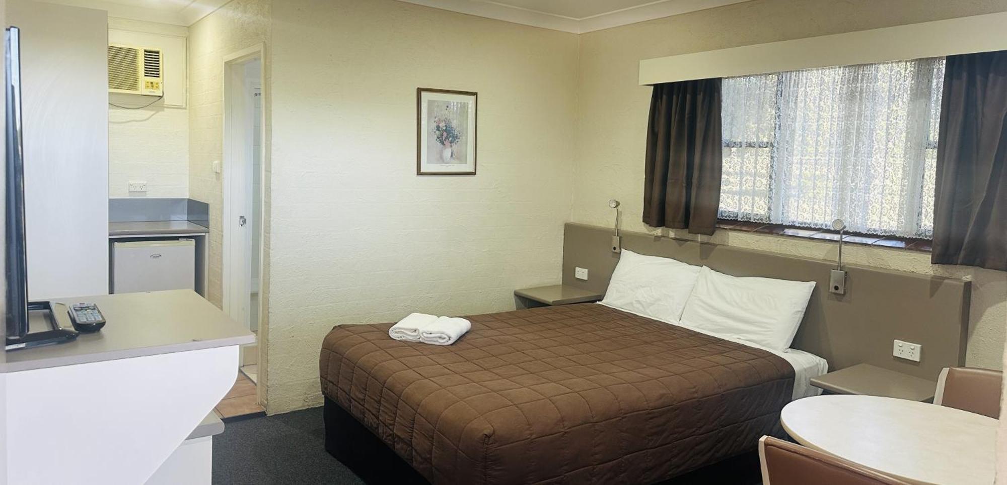 Sapphire City Motor Inn Инвърел Екстериор снимка